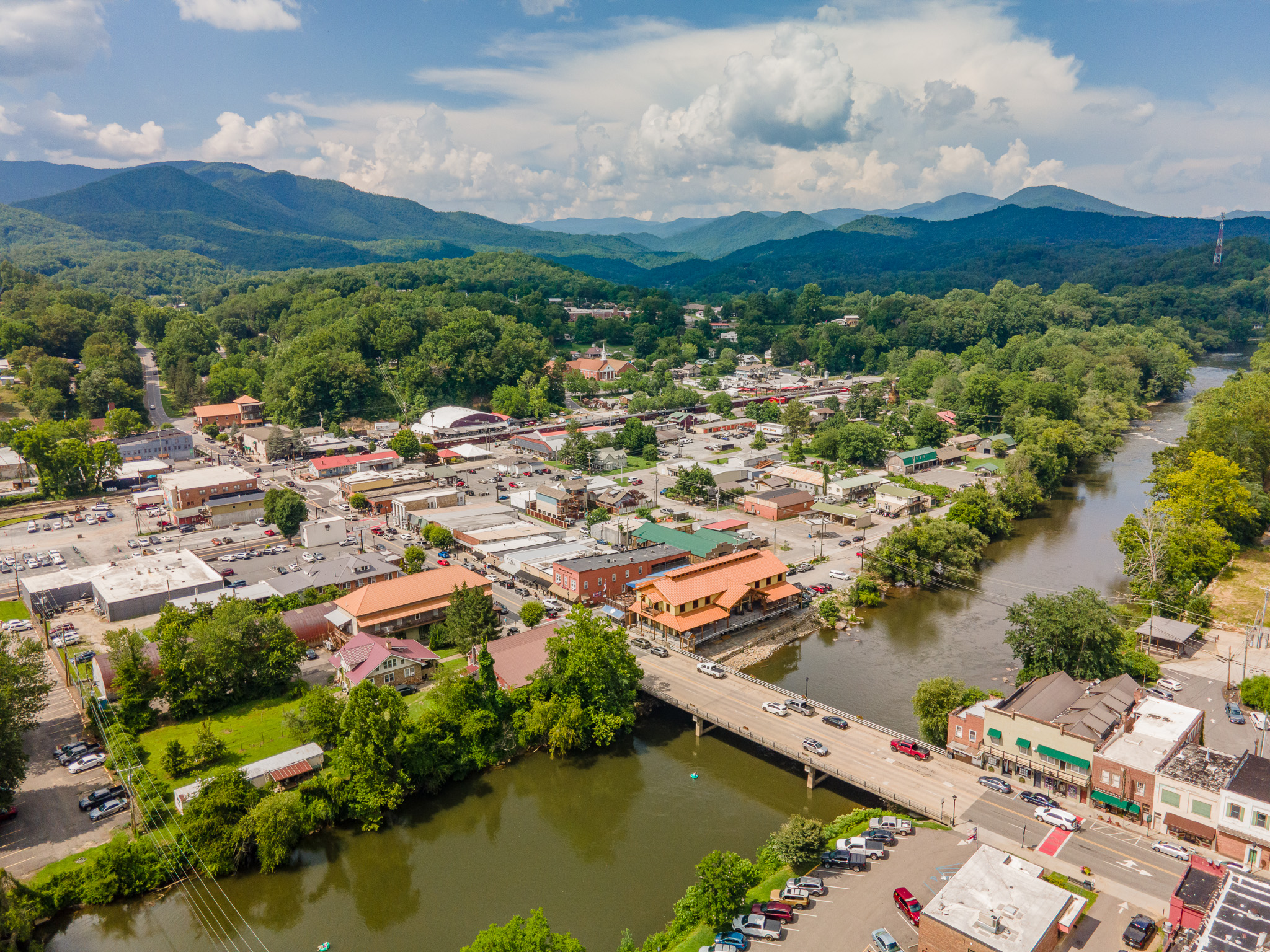 Scenic view of downtown Bryson City, North Carolina, with mountain backdrop